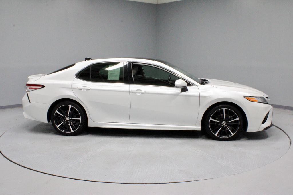 Used 2020 Toyota Camry XSE FWD image 11