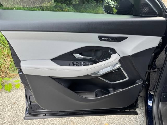Certified 2024 Jaguar E-PACE R-Dynamic SE AWD/4WD image 8