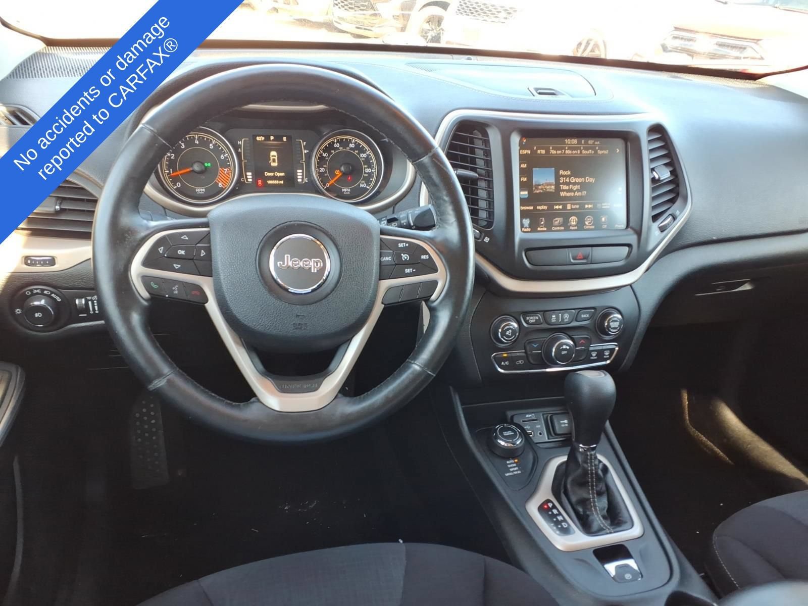 Used 2015 Jeep Cherokee Latitude w/ Cold Weather Group AWD/4WD image 12