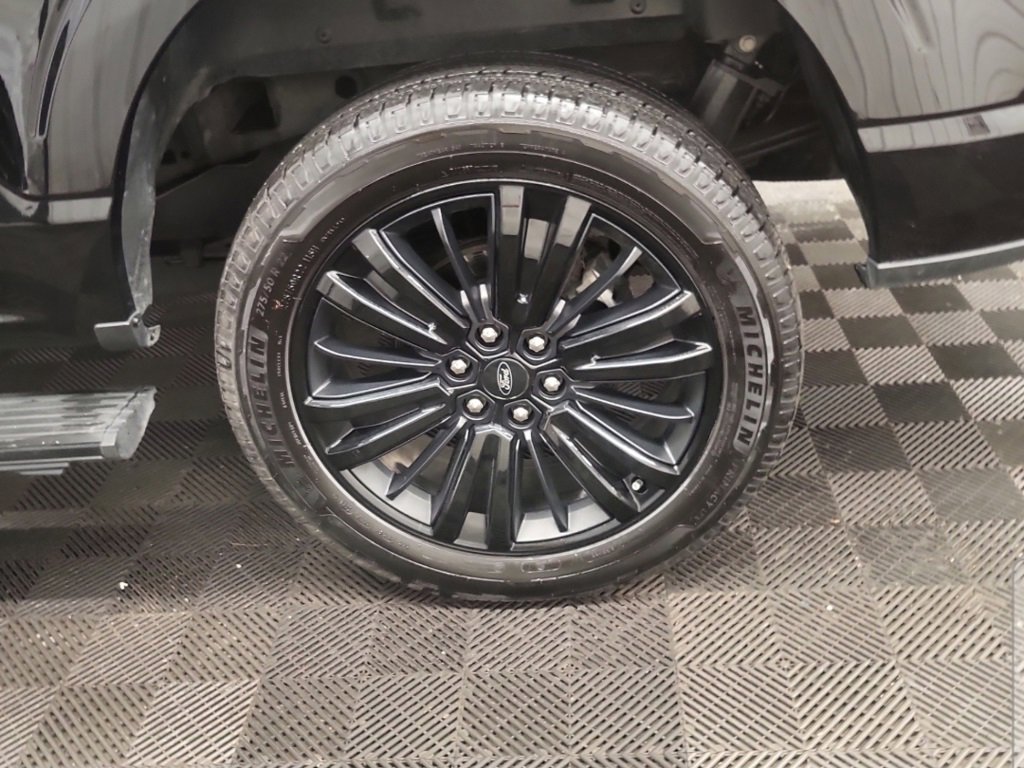 Used 2024 Ford F150 Platinum image 6