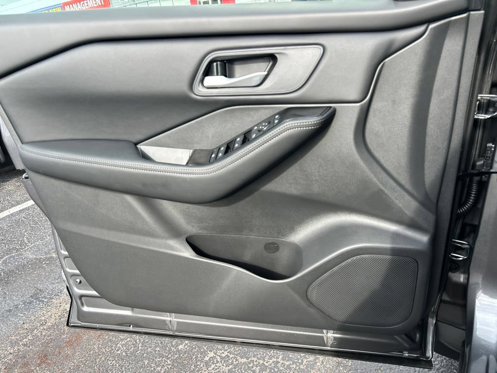 New 2026 Nissan Rogue SV FWD image 18