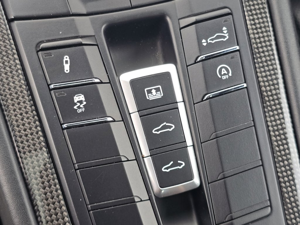 Used 2017 Porsche 911 Turbo image 30