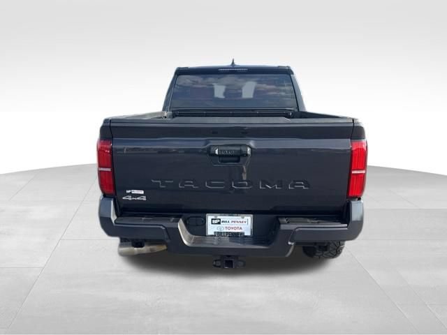 Used 2025 Toyota Tacoma SR5 AWD/4WD image 4