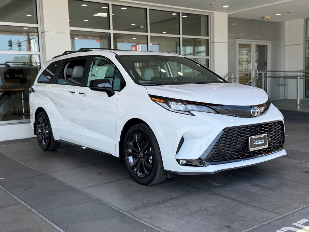 New 2026 Toyota Sienna XSE FWD image 6