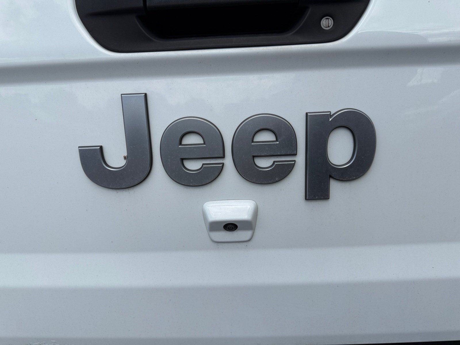 Used 2020 Jeep Gladiator Overland AWD/4WD image 22