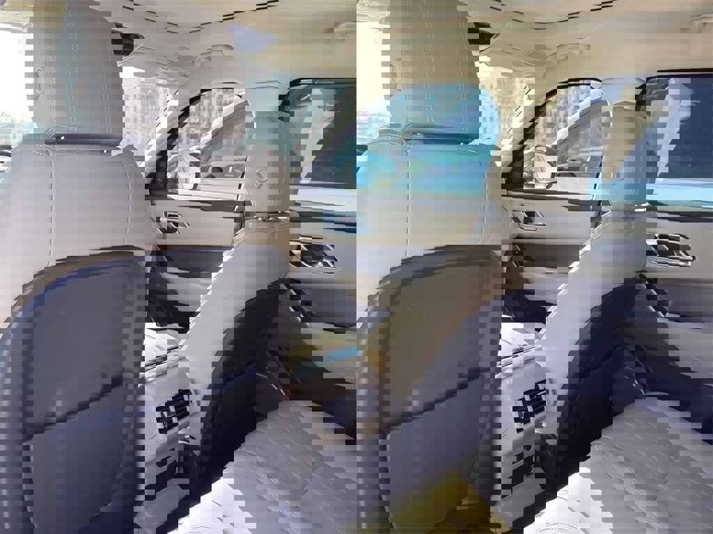 Used 2021 Land Rover Range Rover Velar S image 28