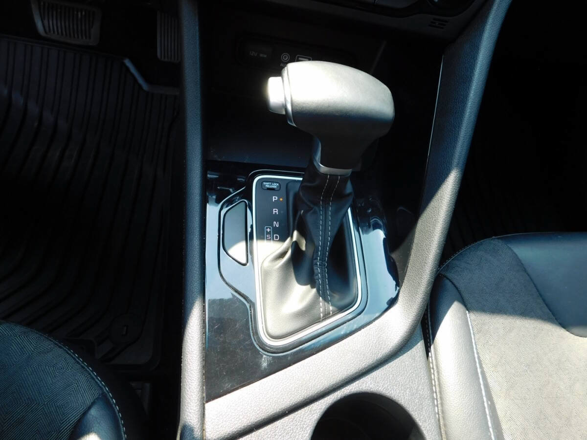 Used 2019 Kia Niro S Touring FWD image 16