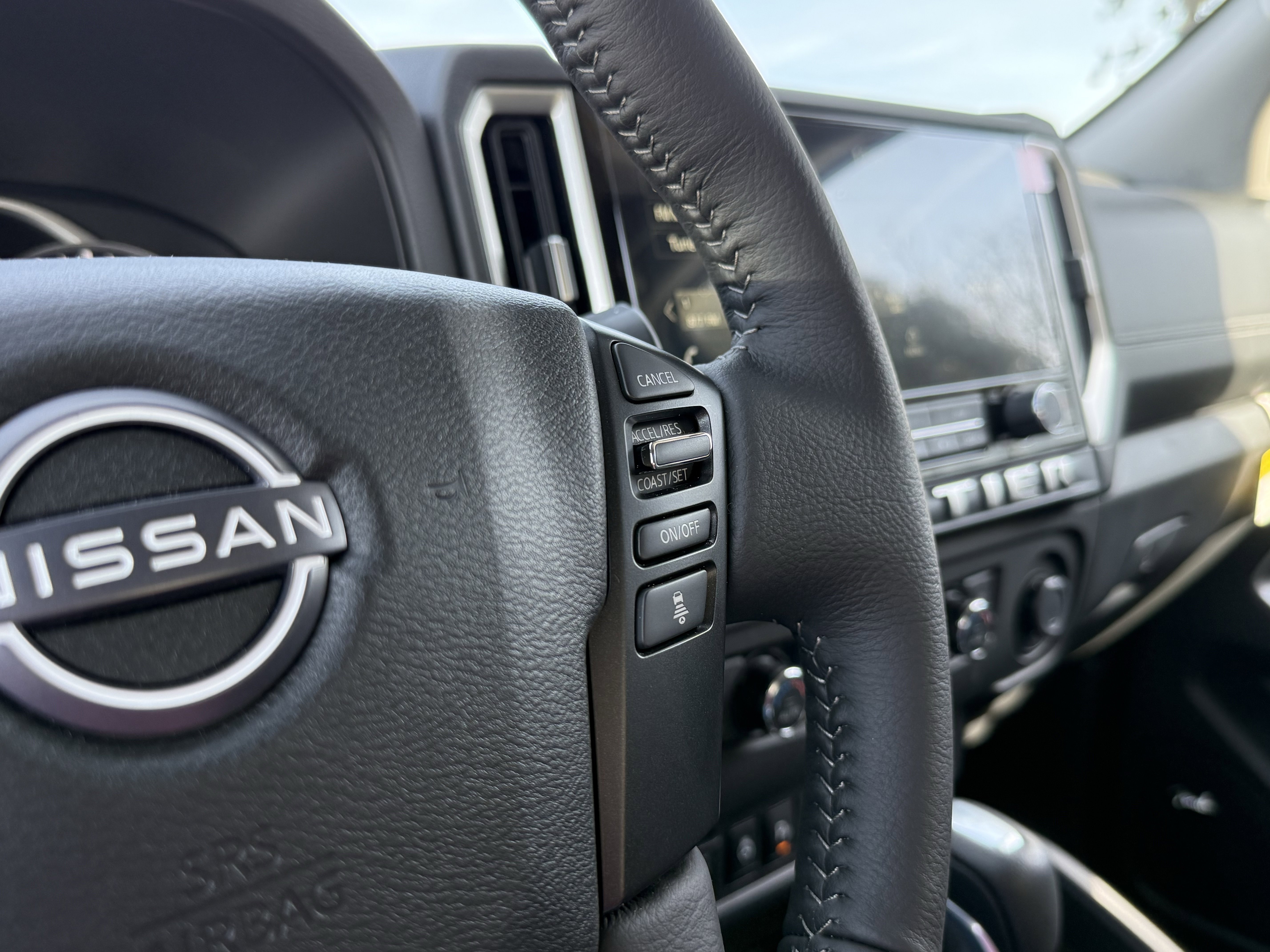 Used 2025 Nissan Frontier SV w/ SV Convenience Package image 18