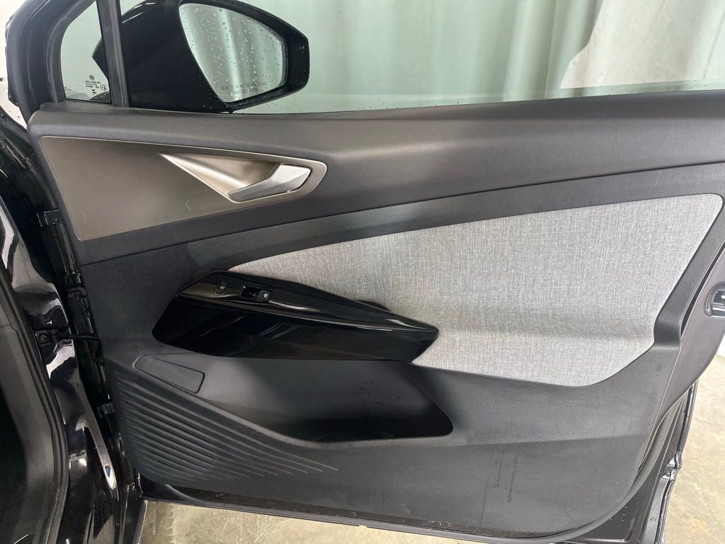 Certified 2023 Volkswagen ID.4 Pro image 11