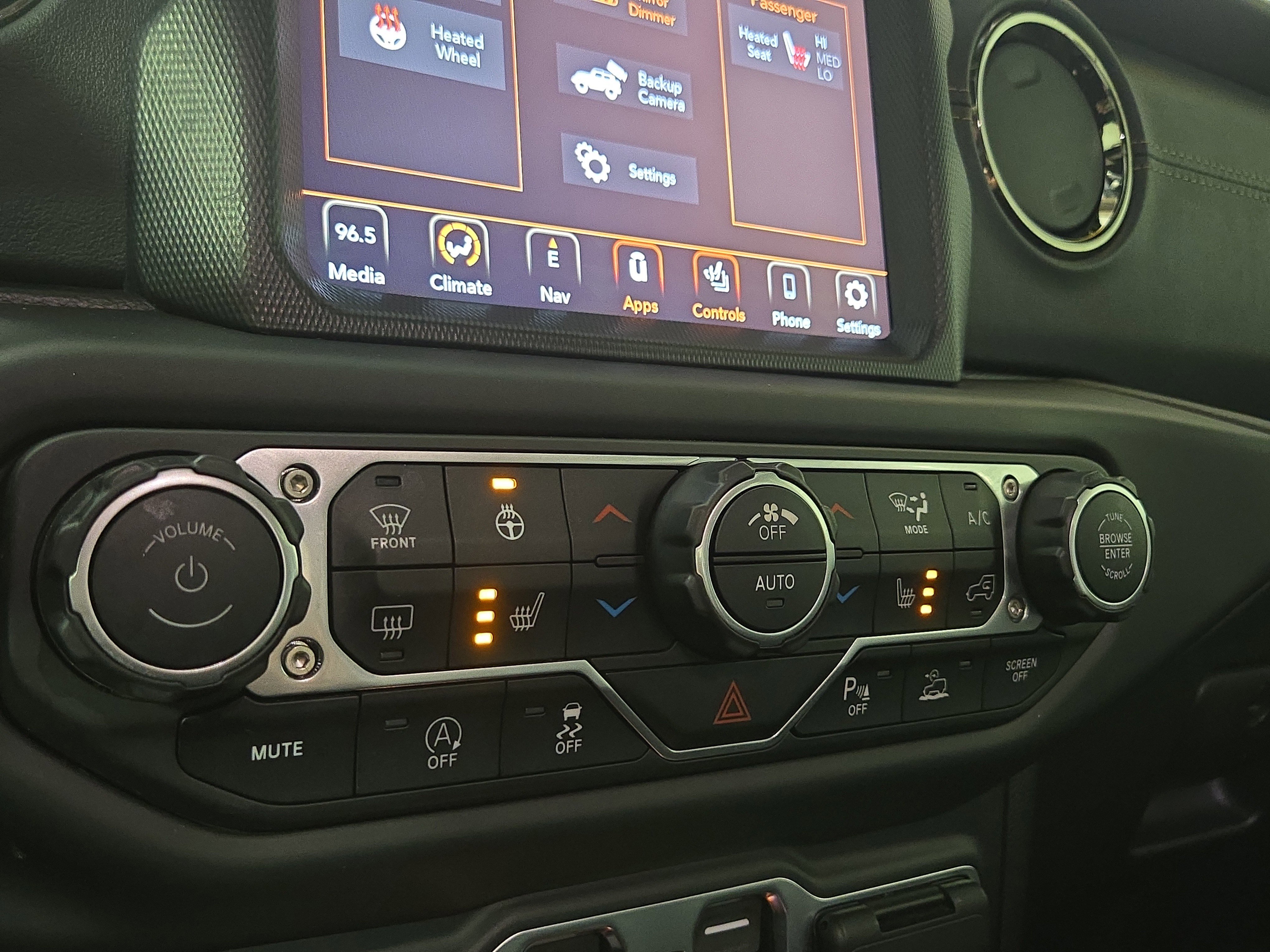 Used 2021 Jeep Wrangler Unlimited Sahara image 28