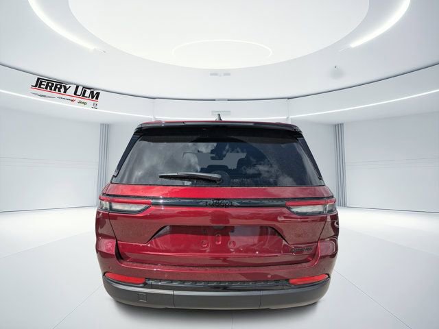 New 2025 Jeep Grand Cherokee Limited w/ Black Appearance Package image 4