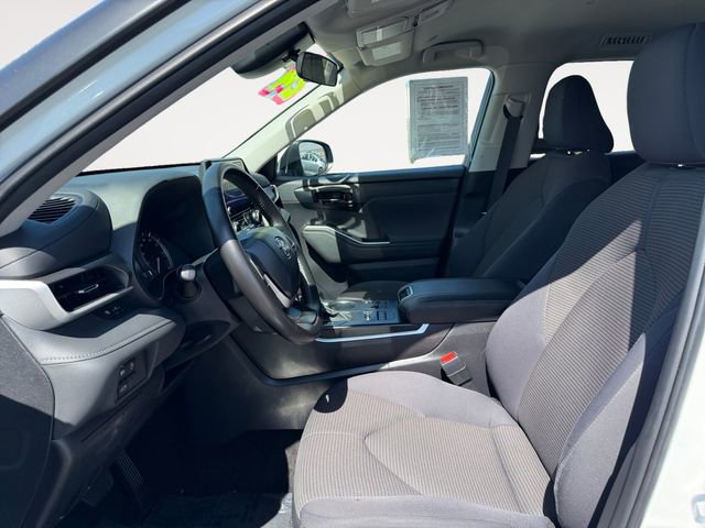 Certified 2024 Toyota Highlander LE AWD/4WD image 9