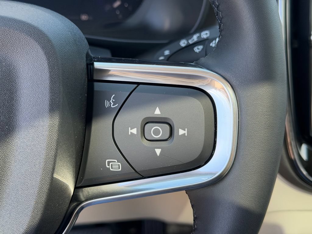 New 2026 Volvo XC40 B5 Plus w/ Climate Package AWD/4WD image 18