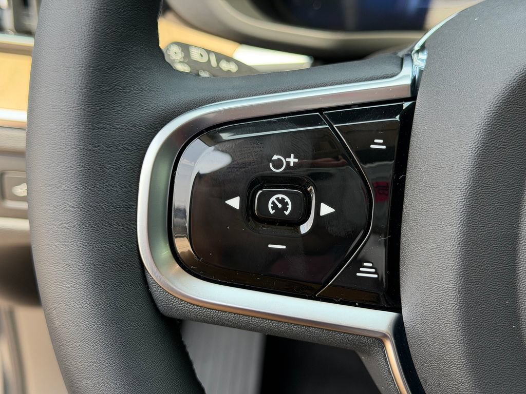 New 2026 Volvo XC60 B5 Core w/ Climate Package AWD/4WD image 19