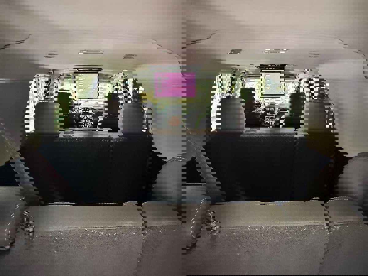 Used 2015 GMC Yukon XL SLE w/ Convenience Package image 44