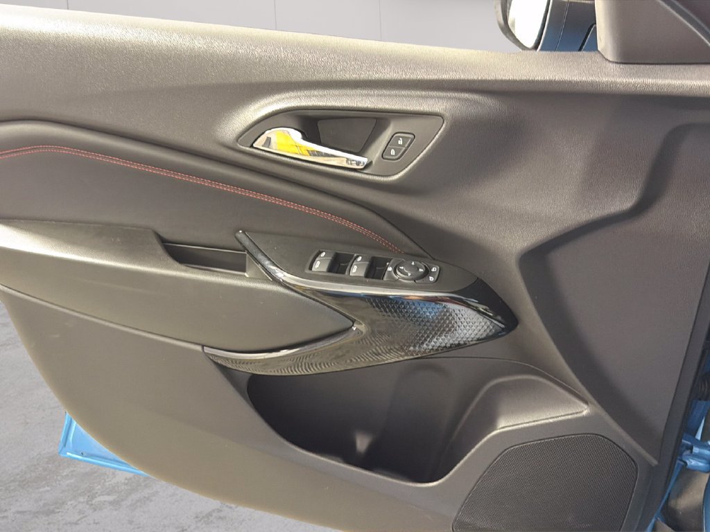 Certified 2025 Chevrolet Trax RS w/ Driver Confidence Package FWD image 26