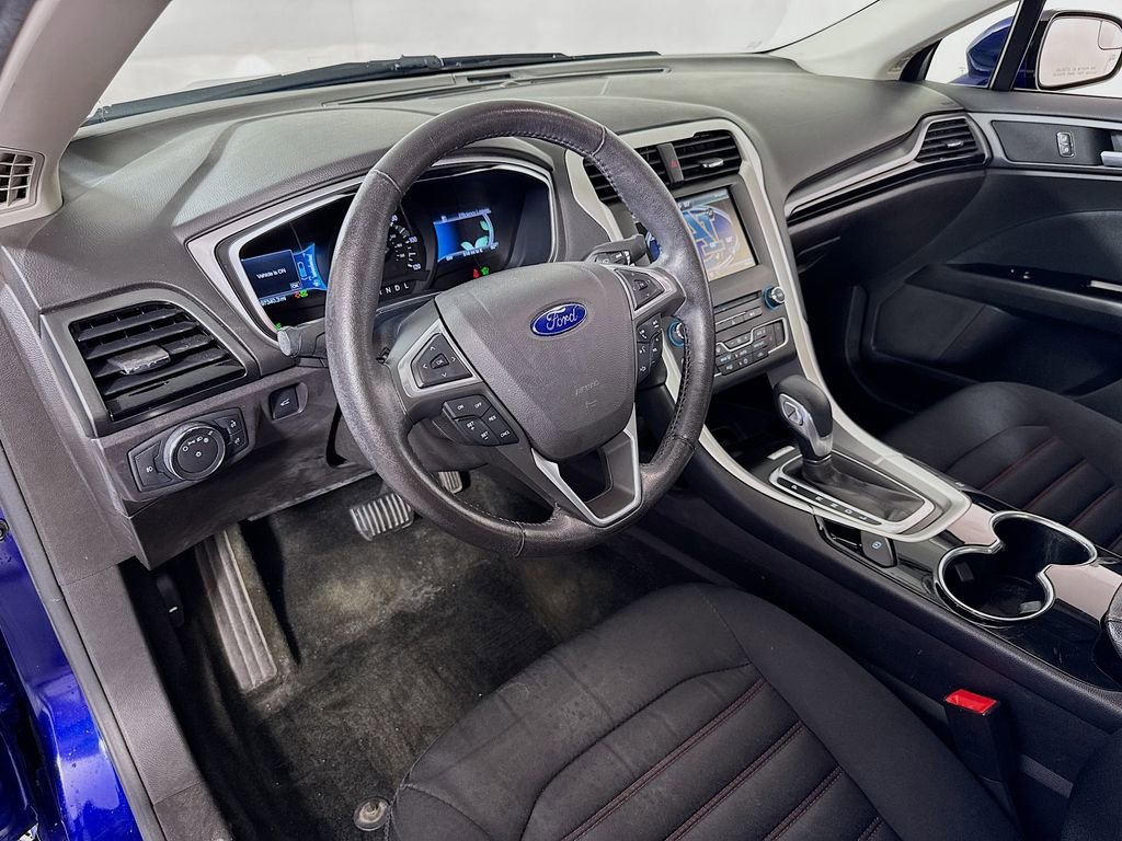 Used 2016 Ford Fusion SE image 9