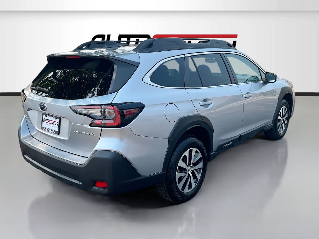 Used 2025 Subaru Outback Premium AWD/4WD image 7