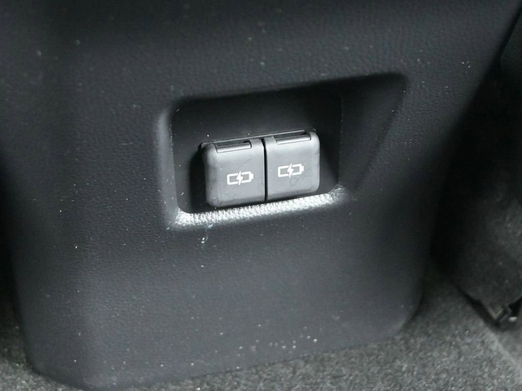 Used 2023 Toyota RAV4 Limited image 15