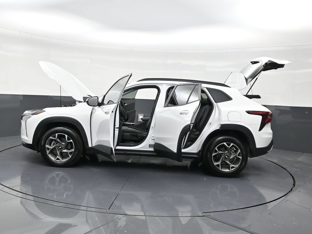 Used 2024 Chevrolet Trax LT FWD image 27