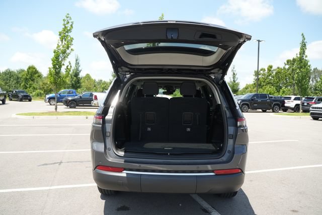 Used 2022 Jeep Grand Cherokee L Laredo w/ Luxury Tech Group I AWD/4WD image 18