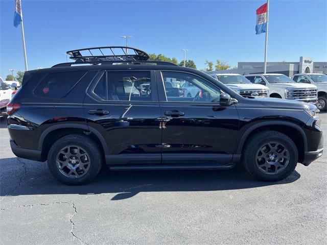 Used 2025 Honda Pilot TrailSport image 10