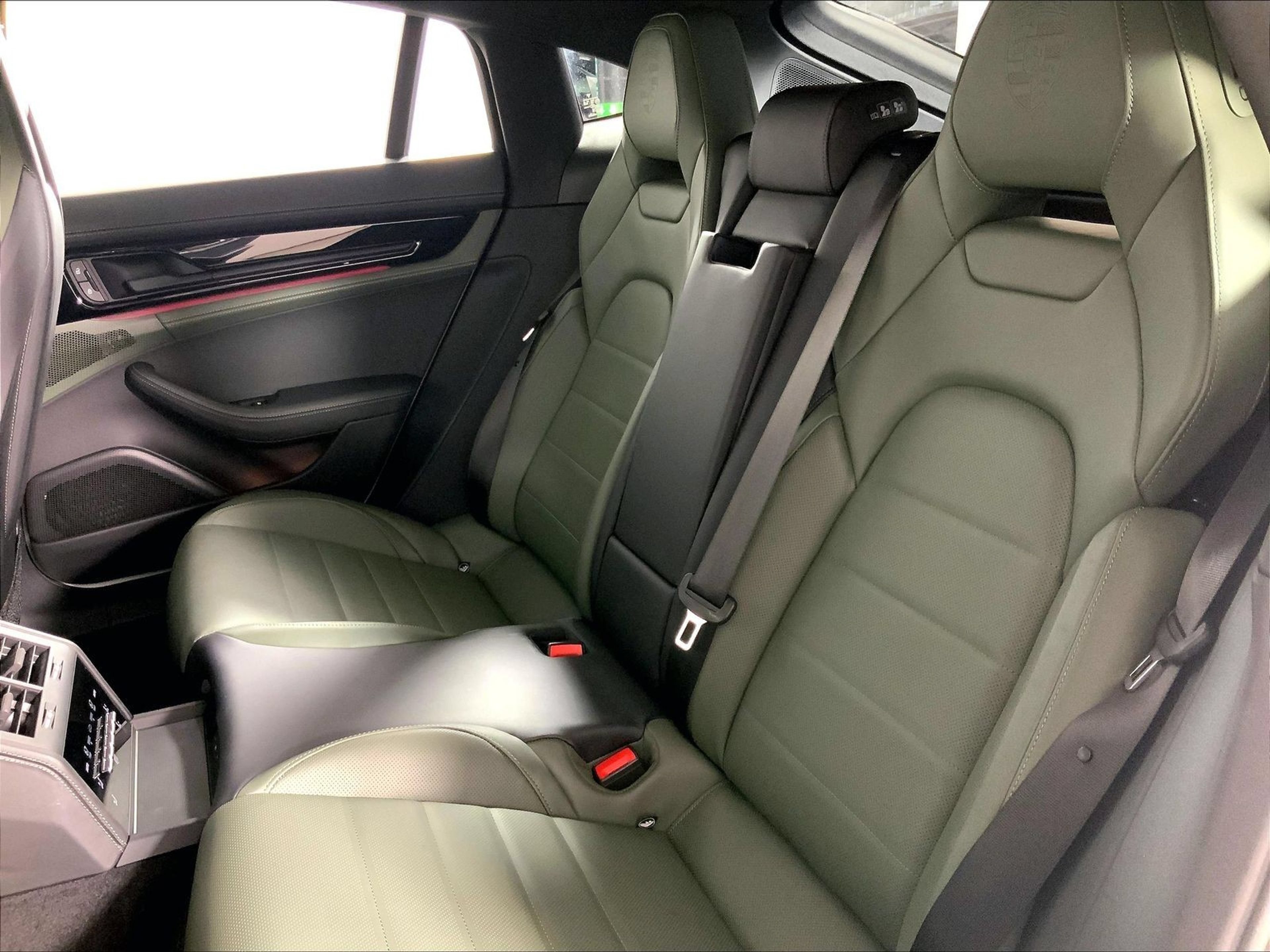 Certified 2024 Porsche Panamera 4 AWD/4WD image 20