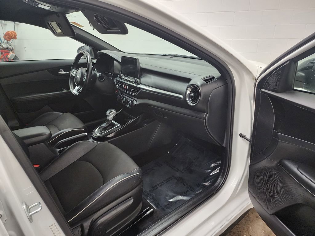 Used 2020 Kia Forte LXS FWD image 29