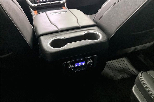 Used 2025 GMC Yukon Denali w/ Sun & Power Step Package image 10
