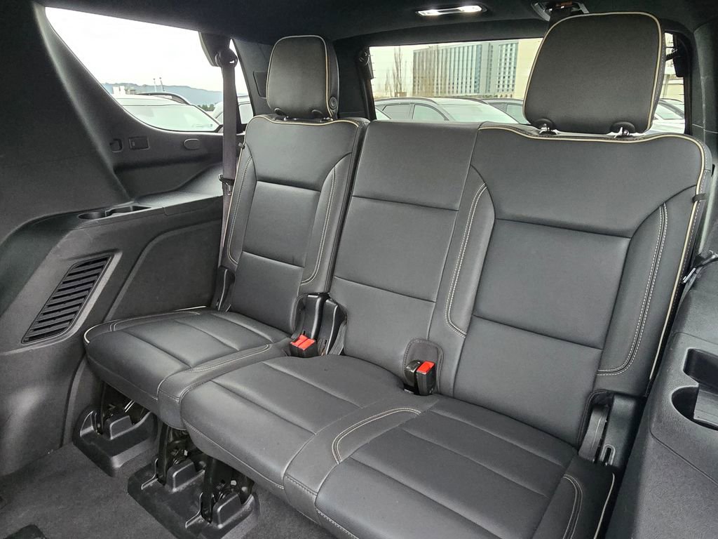 Used 2024 Chevrolet Tahoe Premier AWD/4WD image 19