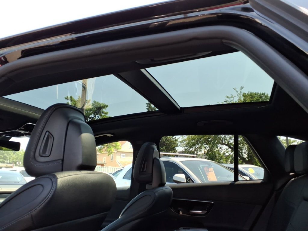 Used 2023 Mercedes-Benz GLC 300 4MATIC image 11