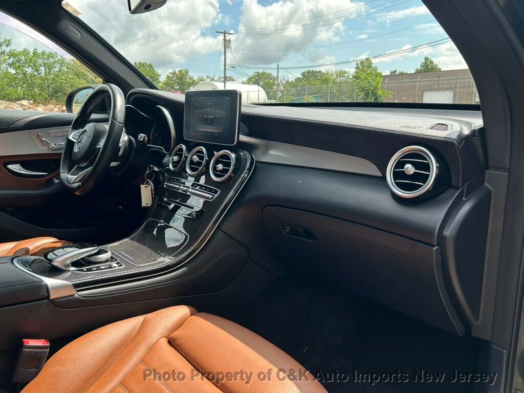 Used 2019 Mercedes-Benz GLC 43 AMG 4MATIC image 31