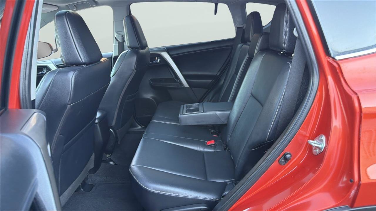 Used 2015 Toyota RAV4 Limited w/ Technology Package AWD/4WD image 20