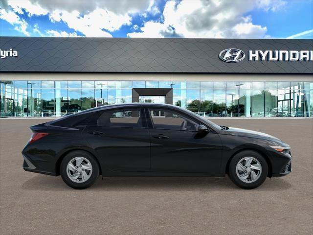 New 2026 Hyundai Elantra SE FWD image 7