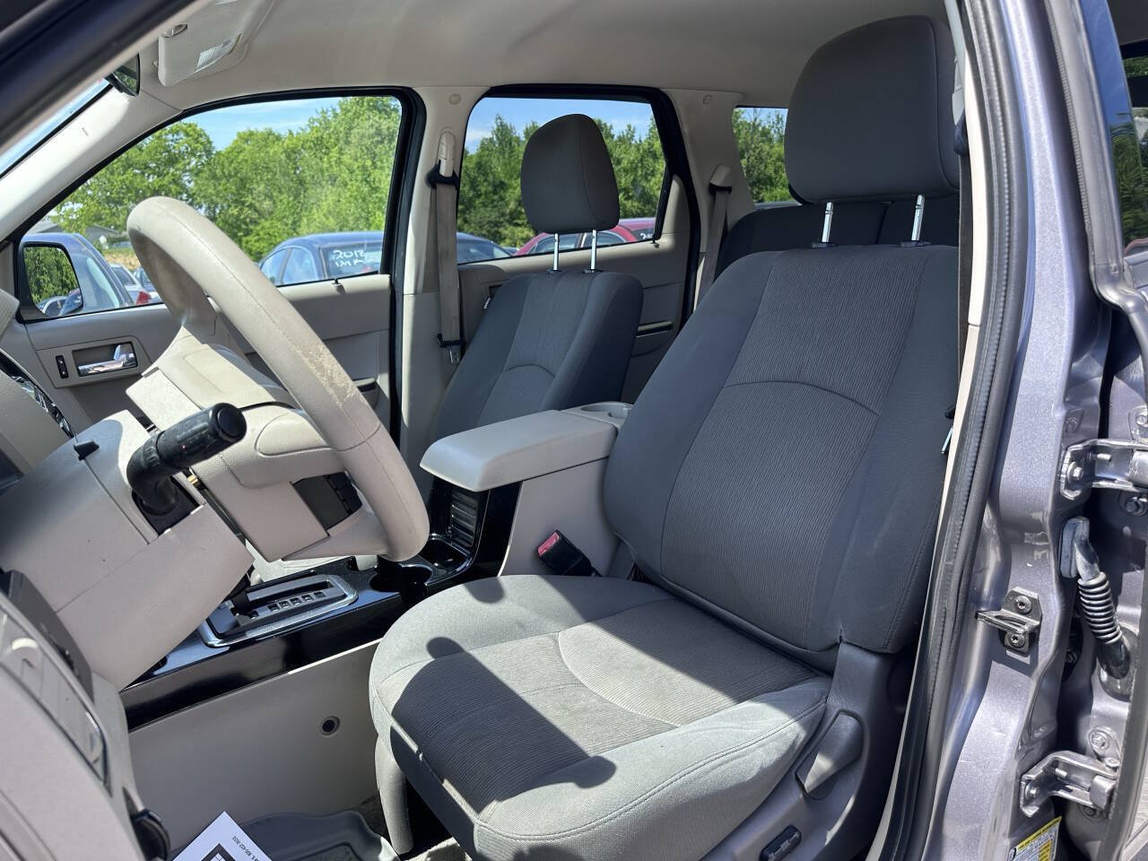 Used 2008 MAZDA Tribute i w/ Cargo Area Cover Pkg FWD image 10