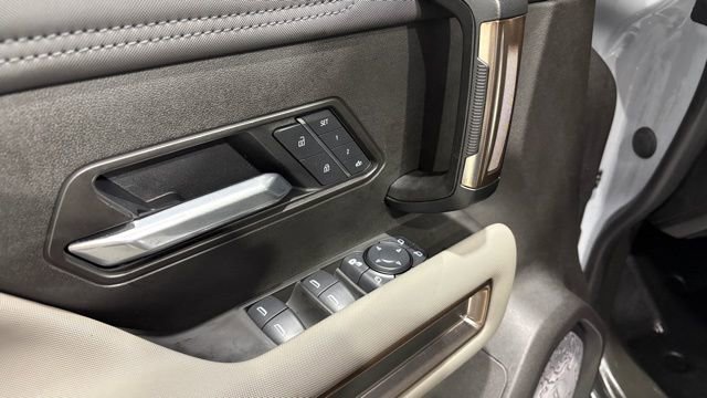 Used 2025 GMC Hummer EV 2X image 16