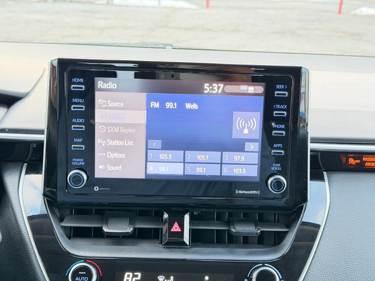 Used 2021 Toyota Corolla LE FWD image 41