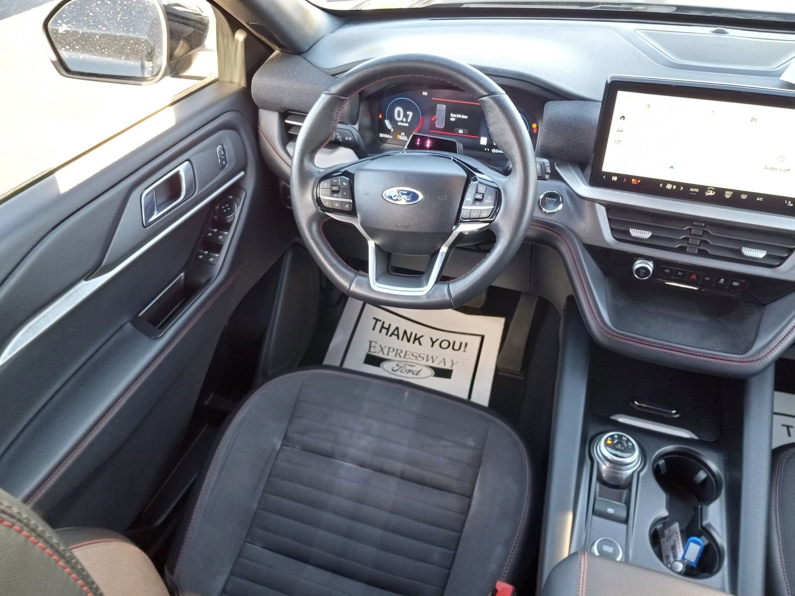 Used 2025 Ford Explorer ST-Line w/ ST-Line Street Pack image 17