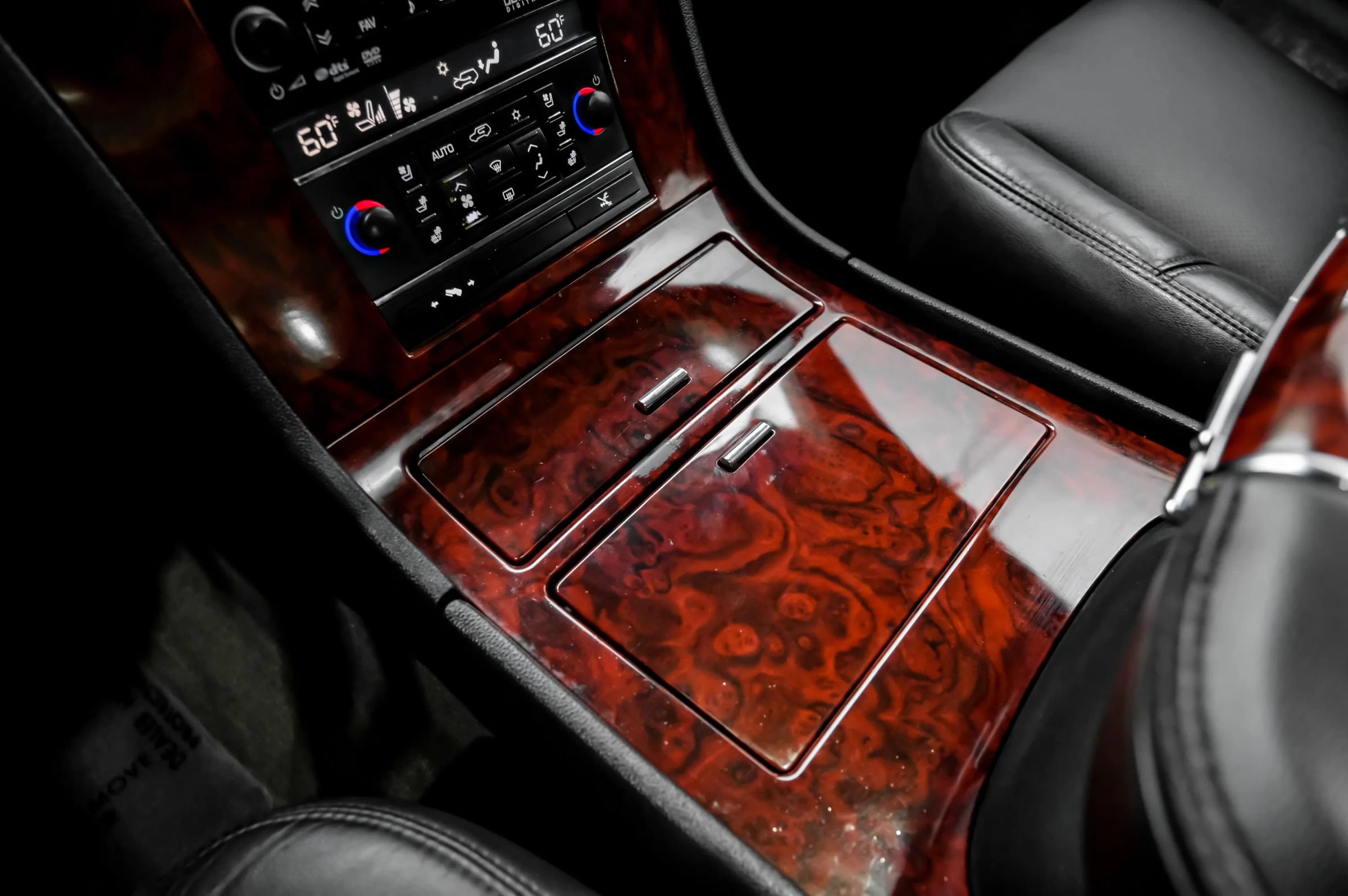 Used 2012 Cadillac Escalade EXT Premium AWD/4WD image 30