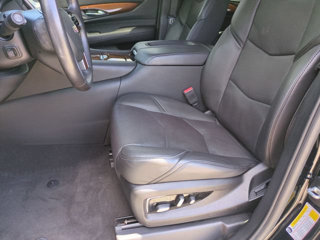 Used 2020 Cadillac Escalade Luxury AWD/4WD image 12