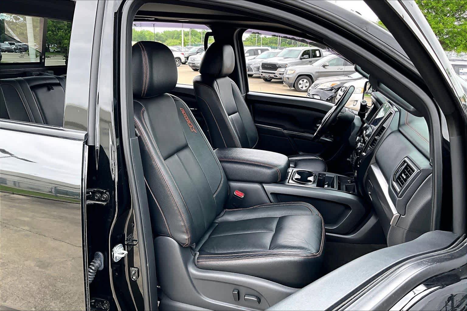 Used 2021 Nissan Titan PRO-4X w/ Pro-4x Convenience Package AWD/4WD image 8
