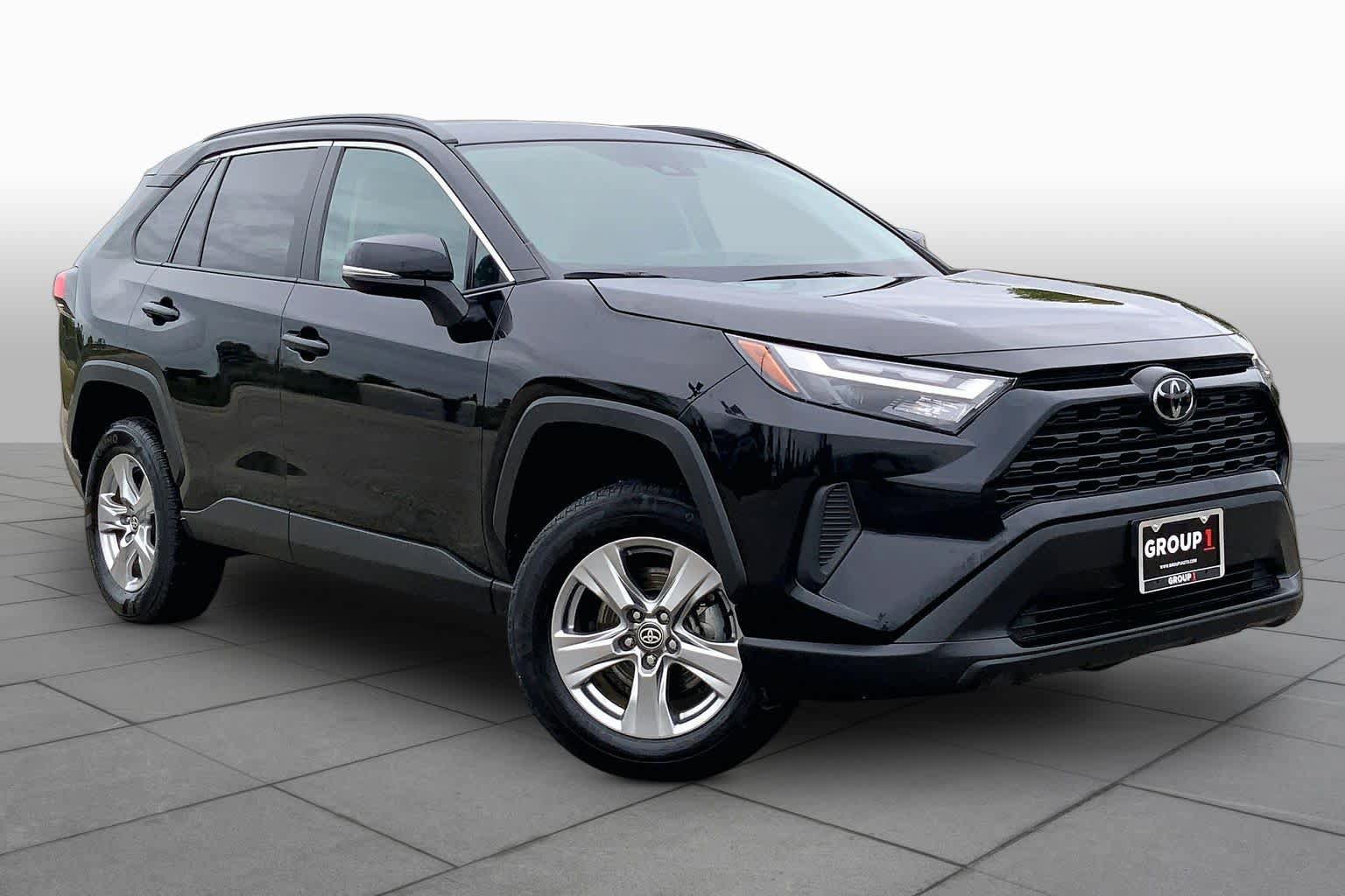 Used 2024 Toyota RAV4 XLE FWD image 2