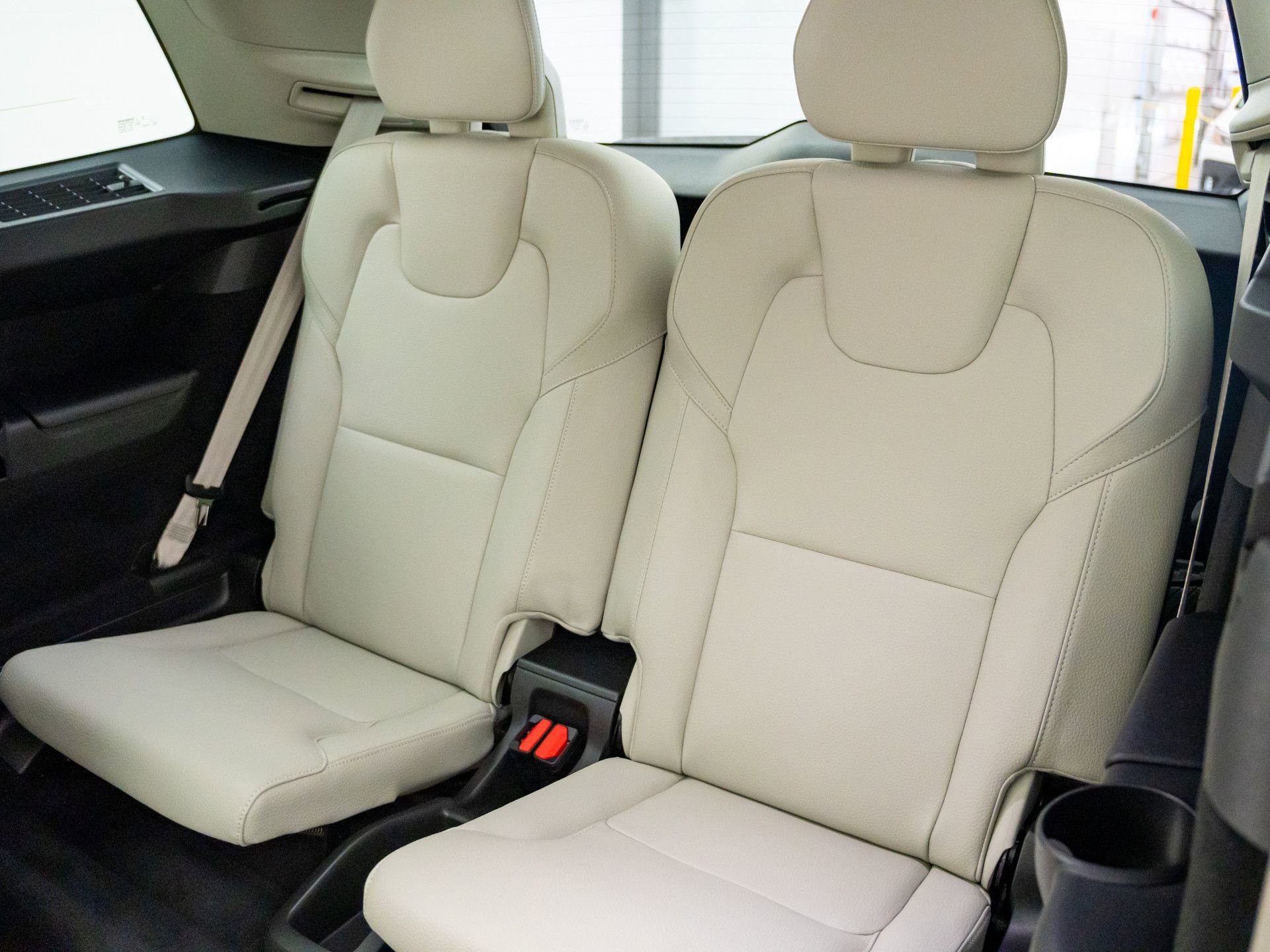 Used 2023 Volvo XC90 T8 Plus w/ Protection Package Premier image 21