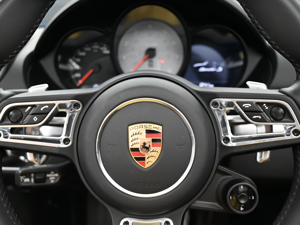 Certified 2025 Porsche 718 Boxster S RWD image 22