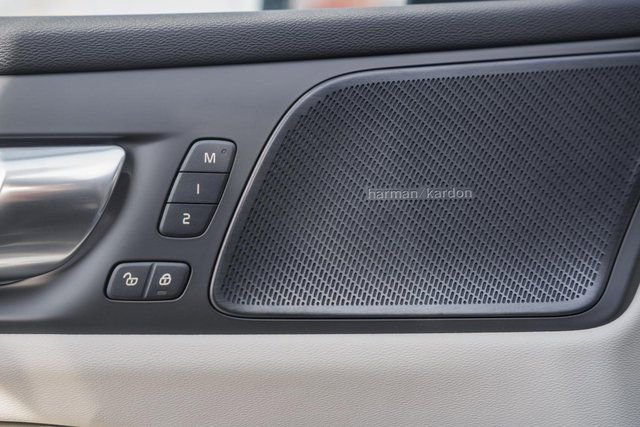 New 2026 Volvo V60 B5 Cross Country Plus w/ Protection Package Premier image 36