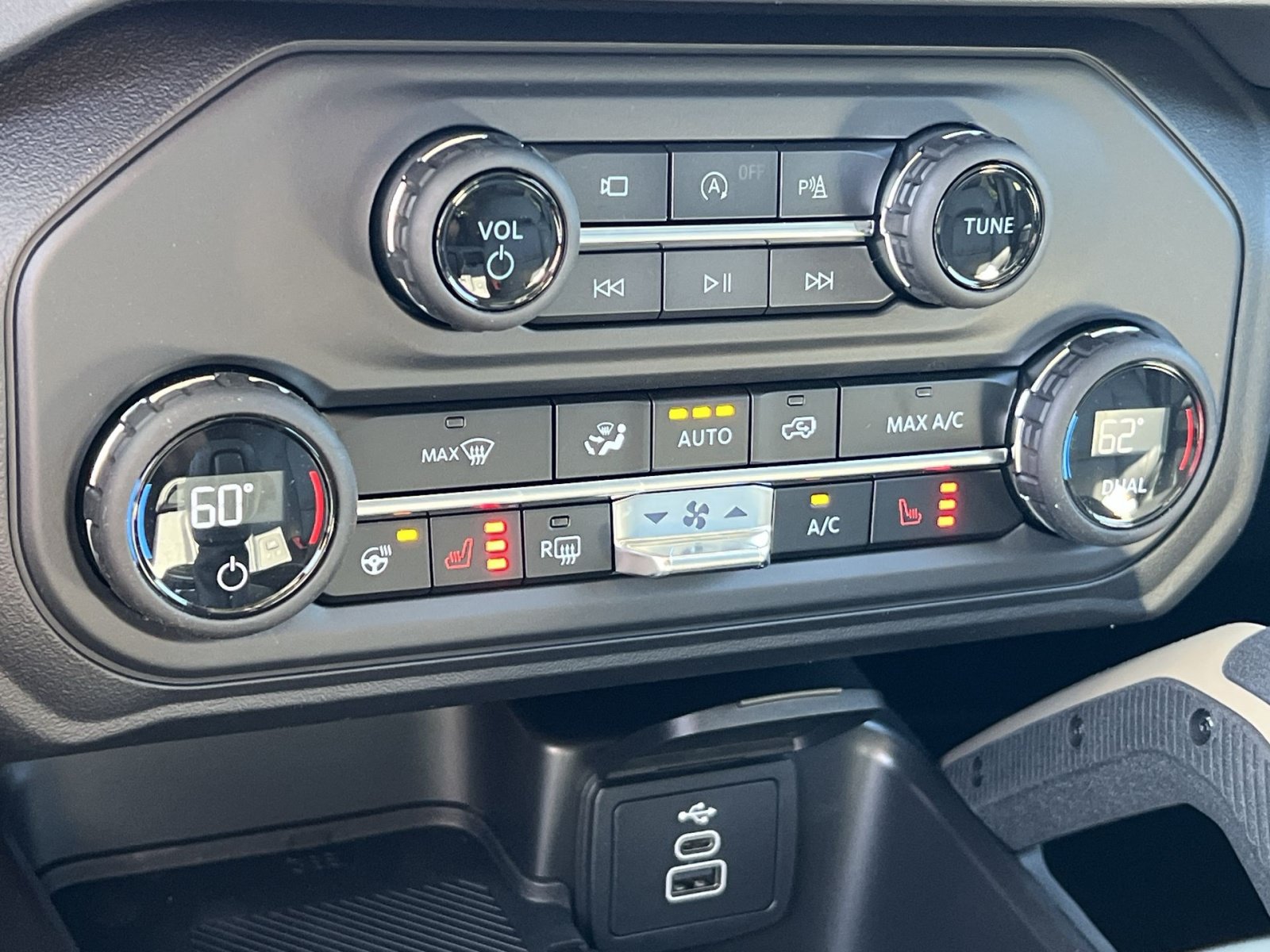 New 2026 Ford Bronco Badlands AWD/4WD image 21
