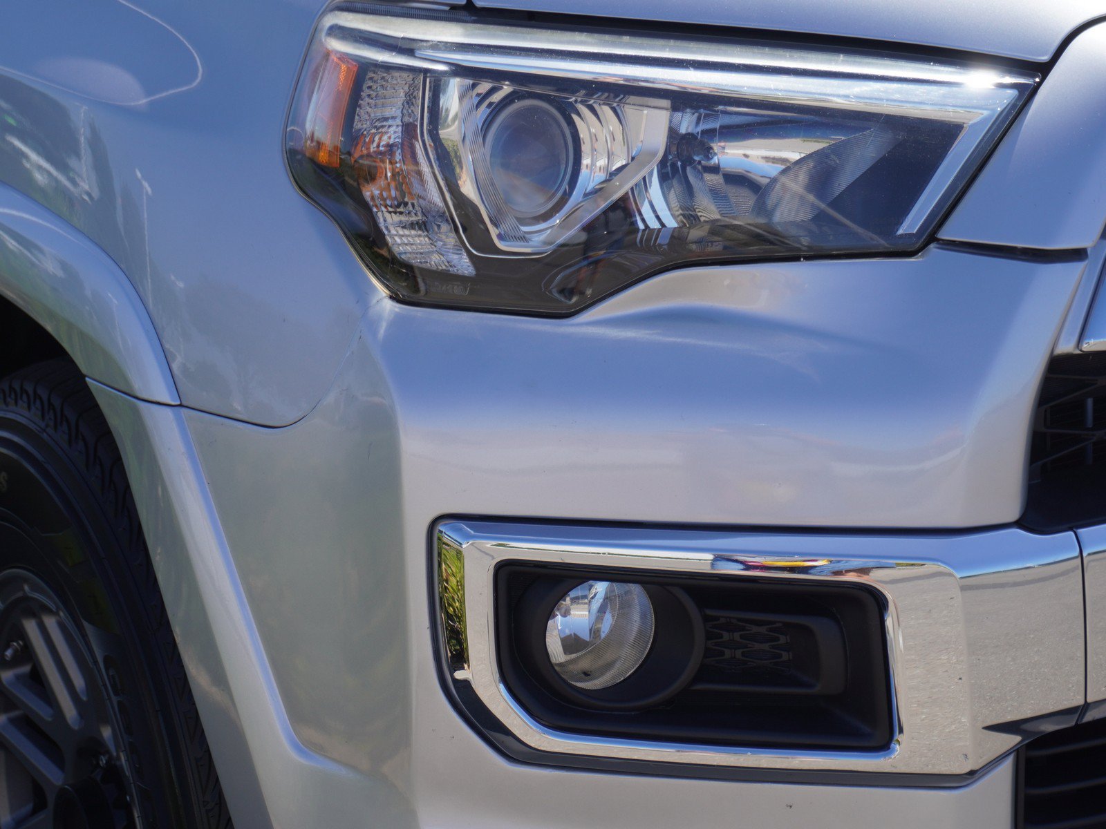 Used 2016 Toyota 4Runner Limited AWD/4WD image 3