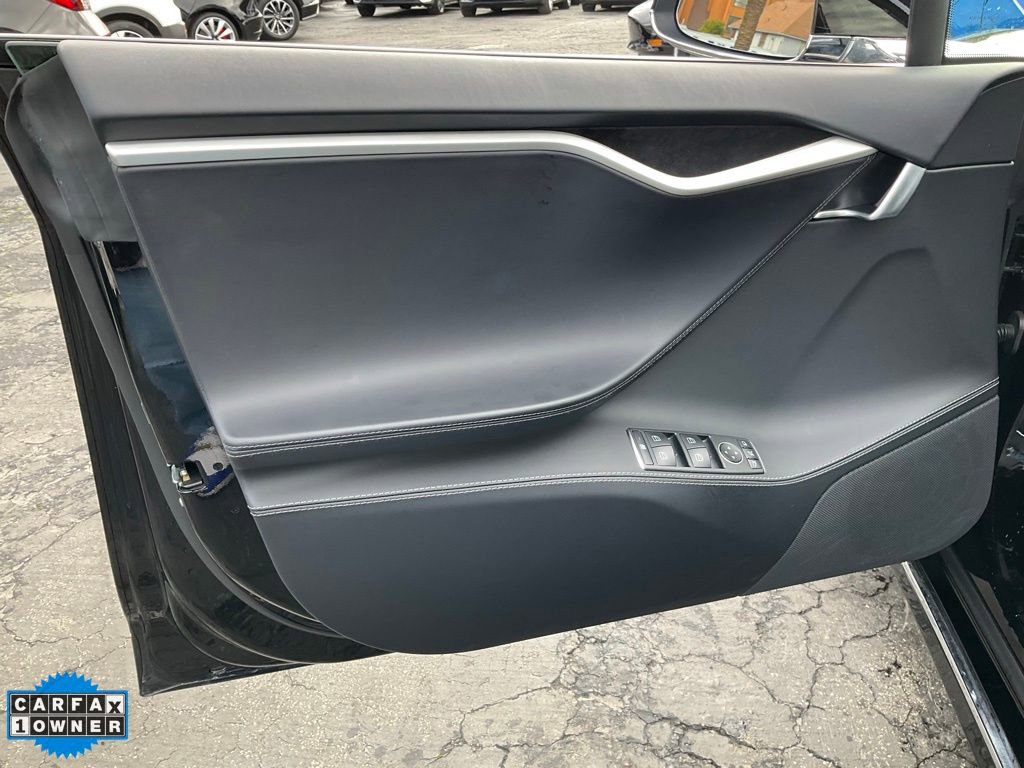 Used 2018 Tesla Model S 100D image 23