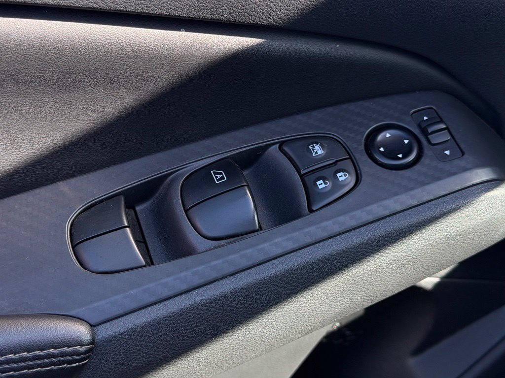 Used 2025 Nissan Altima 2.5 SV FWD image 21
