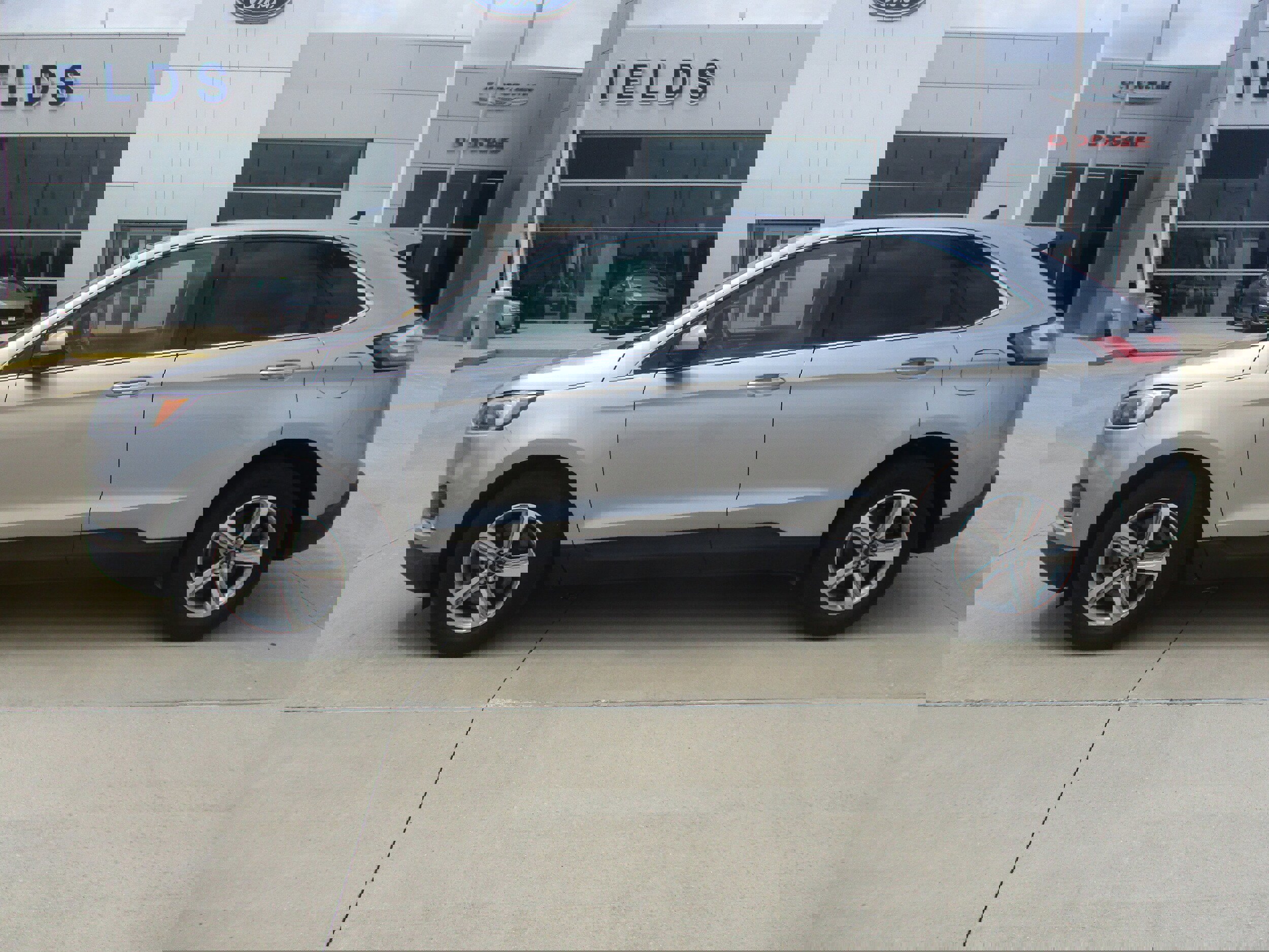 Used 2022 Ford Edge SEL w/ Convenience Package AWD/4WD image 3